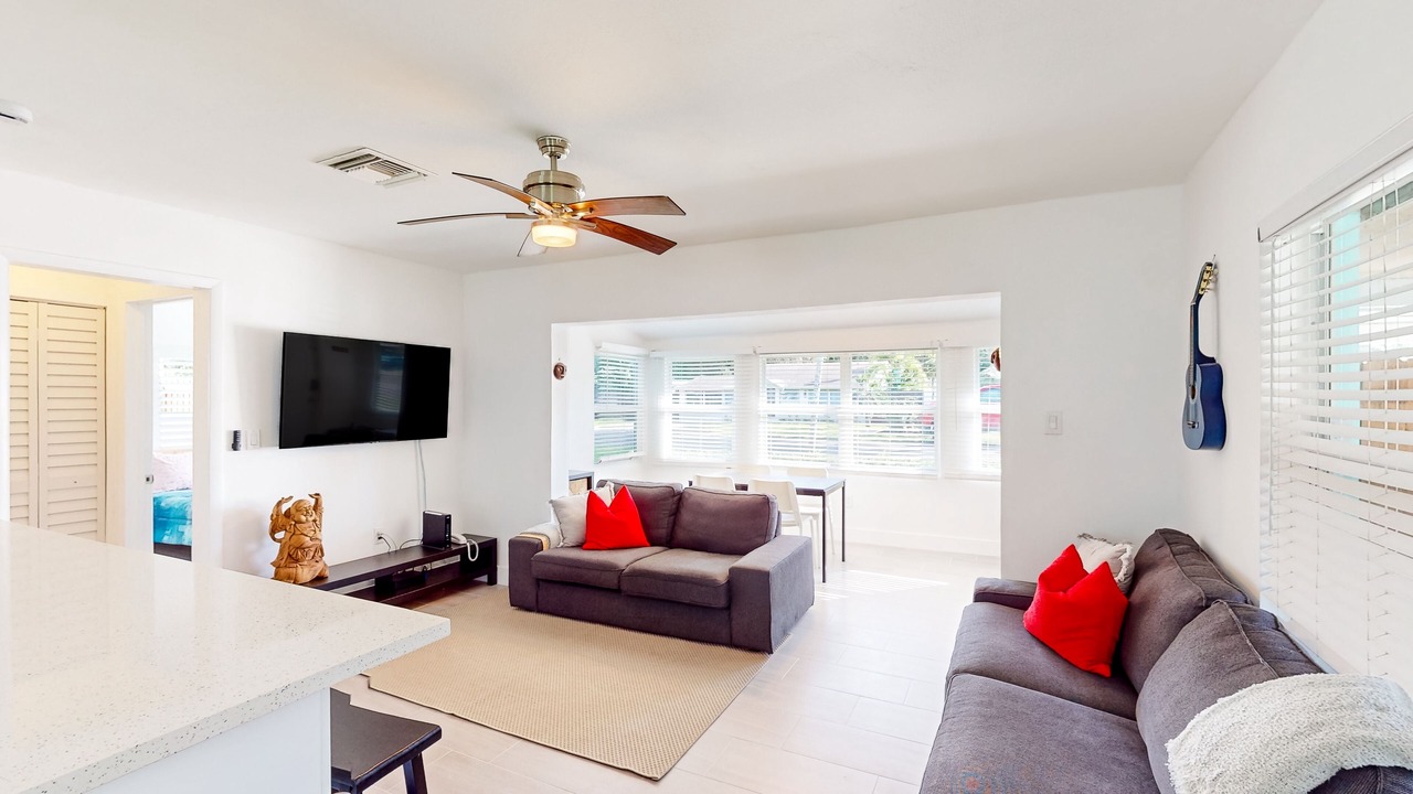 Photo of Livingroom in Edgewood