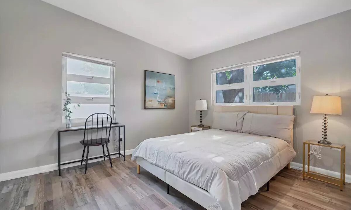 Photo of Bedroom in Bayshore Gardens