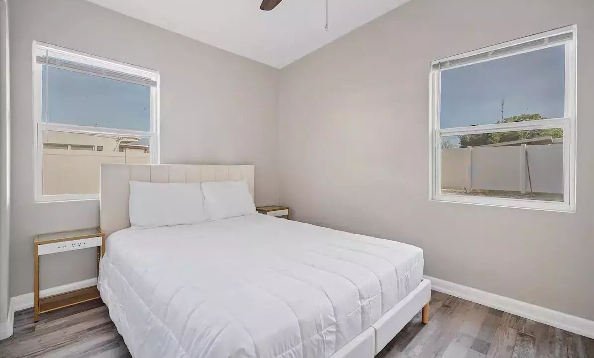 Photo of Bedroom in Bayshore Gardens