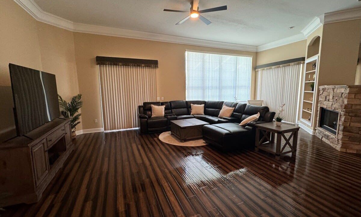 Photo of Livingroom in Candler