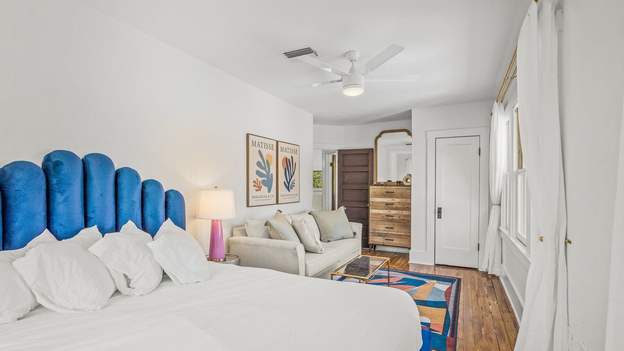 Photo of Bedroom in Downtown