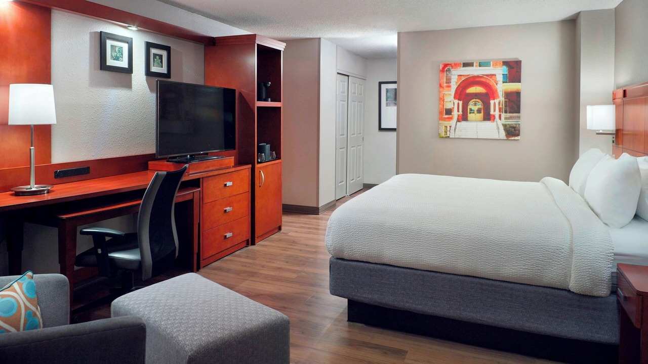 Photo of Bedroom in Downtown Decatur