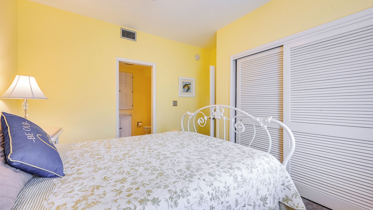 Photo of Bedroom in Central Naples
