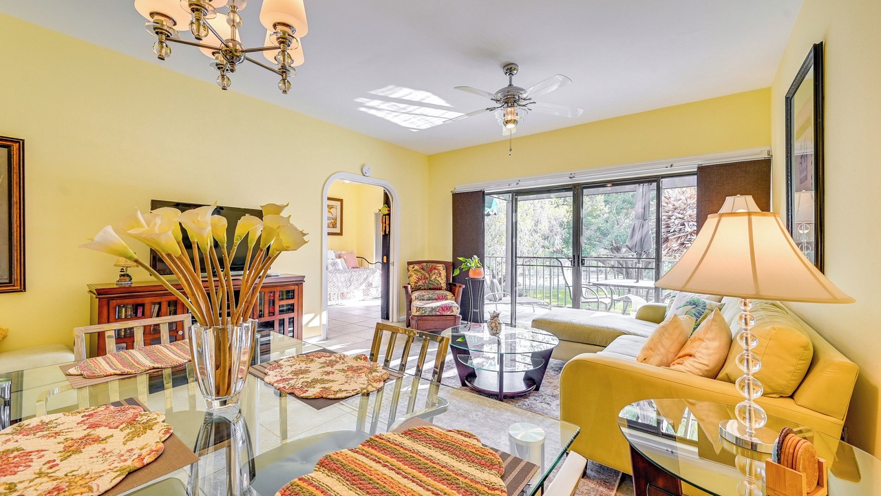 Photo of Livingroom in Central Naples