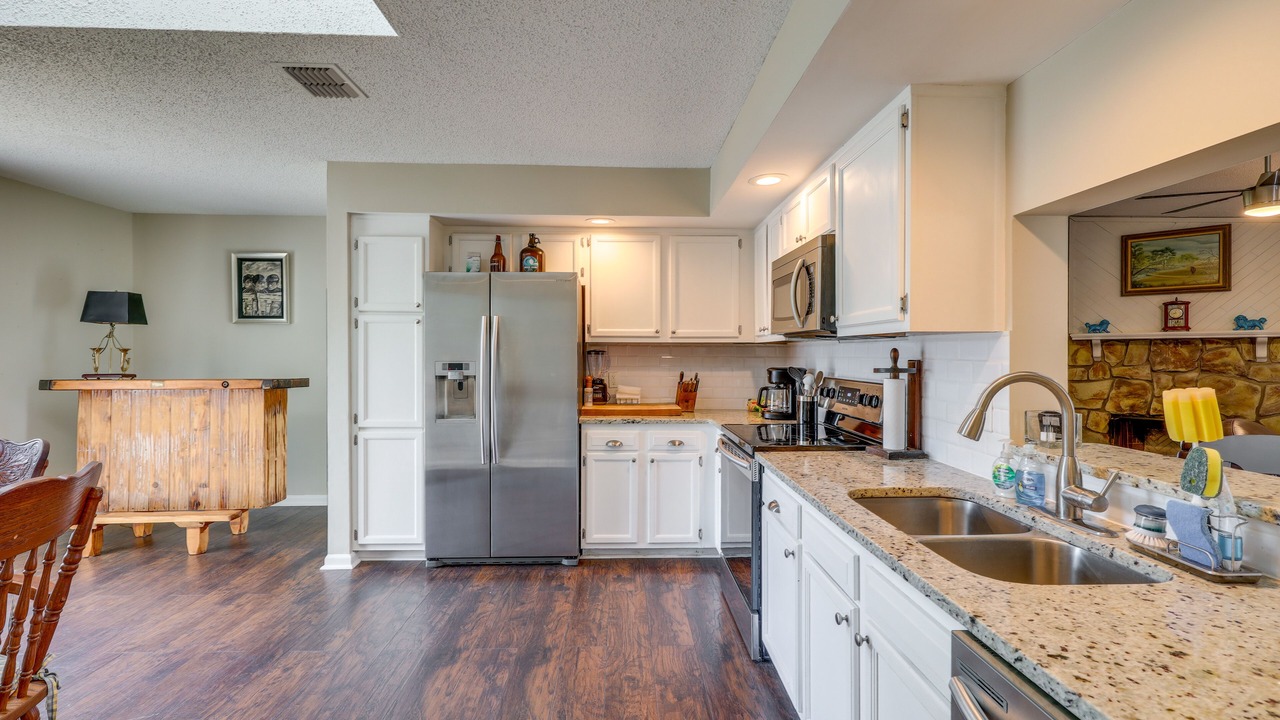 Photo of Kitchen in Dolphin's Cove