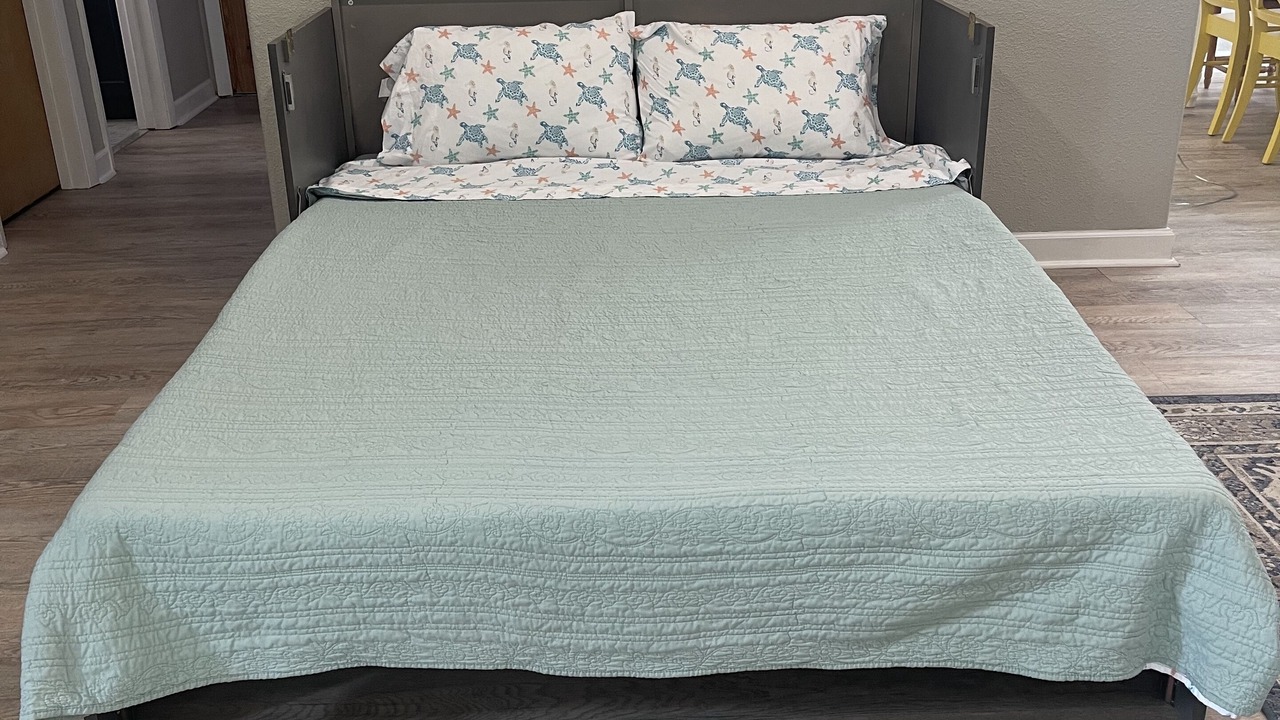 Photo of Bedroom in Weeki Wachee Gardens