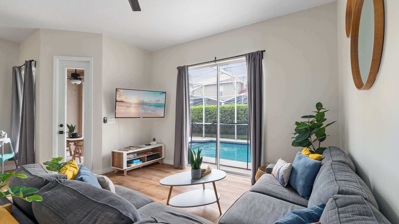 Photo of Livingroom in Lake Davenport Estates