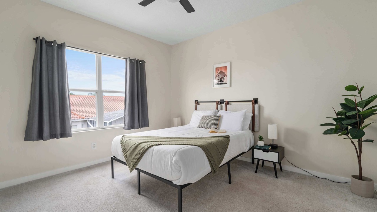 Photo of Bedroom in Lake Davenport Estates