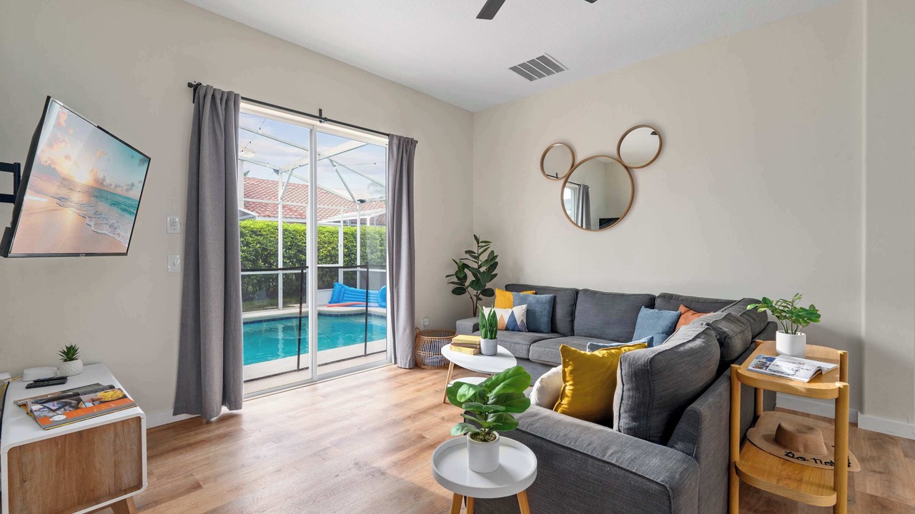 Photo of Livingroom in Lake Davenport Estates