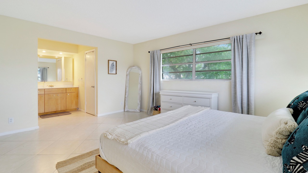 Photo of Bedroom in Palm Beach Shores