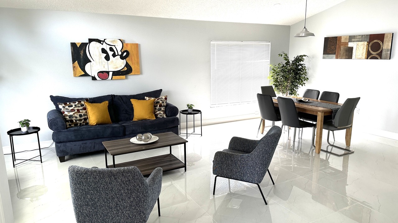 Photo of Livingroom in Westridge