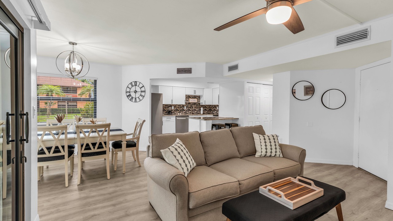 Photo of Livingroom in Hammock Bay