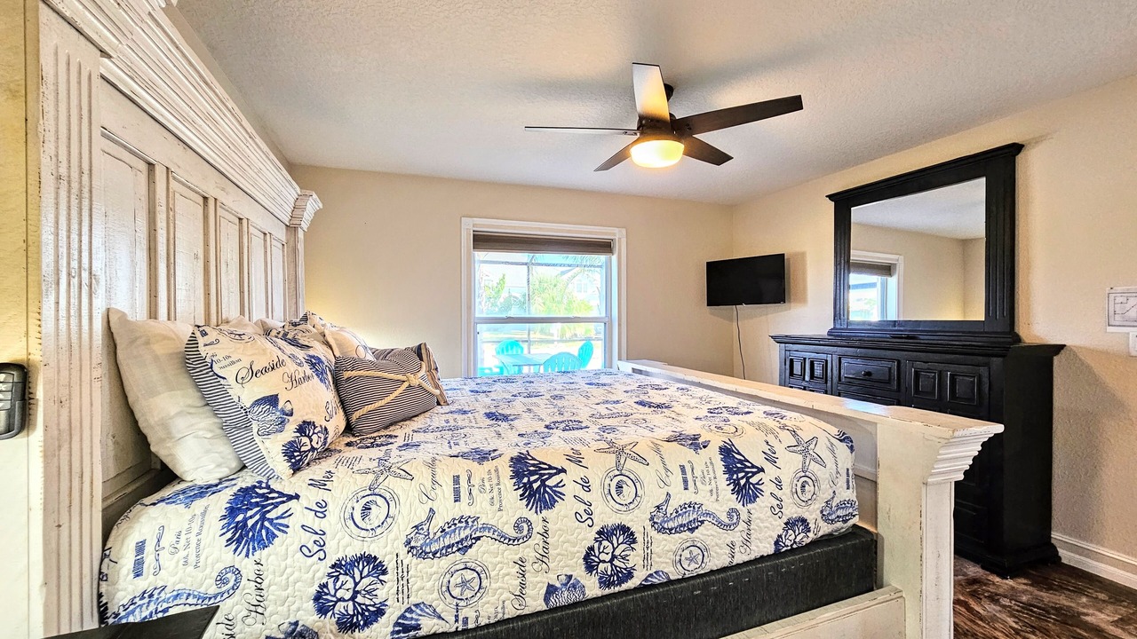 Photo of Bedroom in Marineland Acres