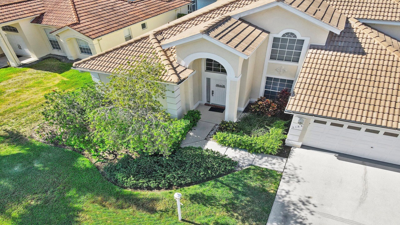 Photo of Outdoor in Crown Pointe
