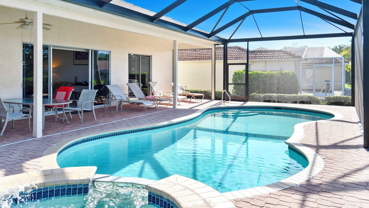 Photo of Outdoor in Crown Pointe