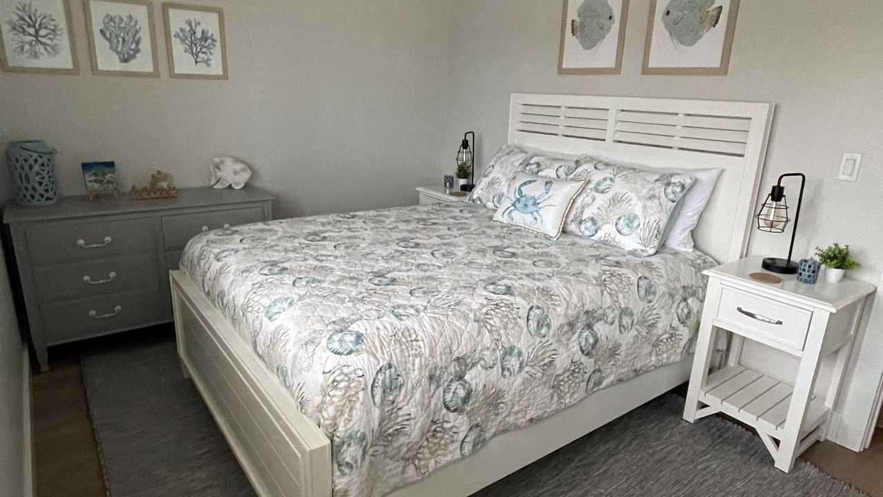 Photo of Bedroom in Bokeelia