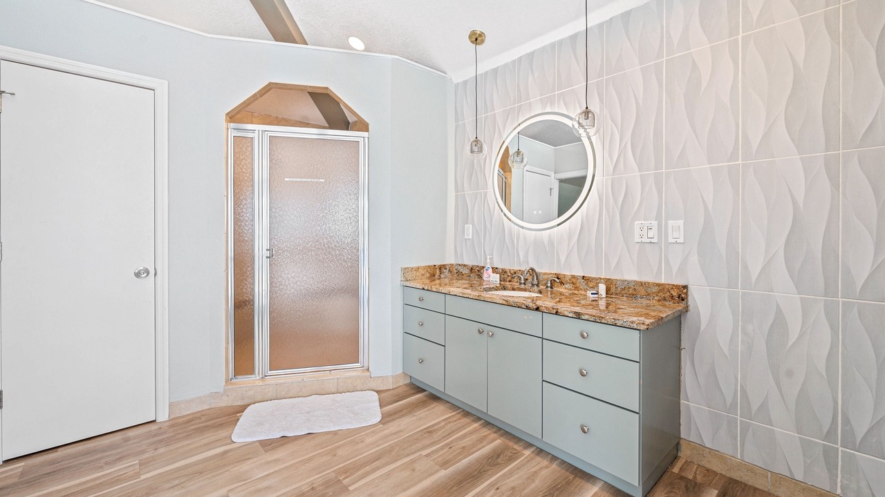 Photo of Bathroom in Temple Crest