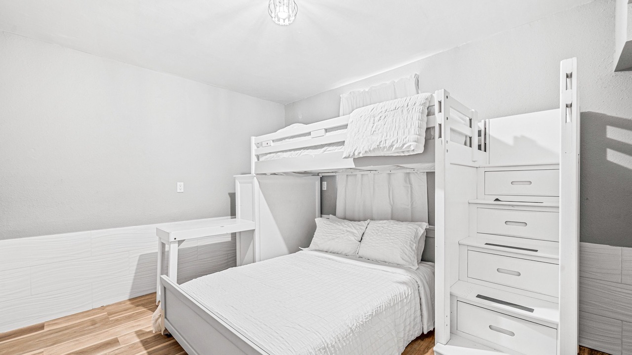 Photo of Bedroom in Temple Crest