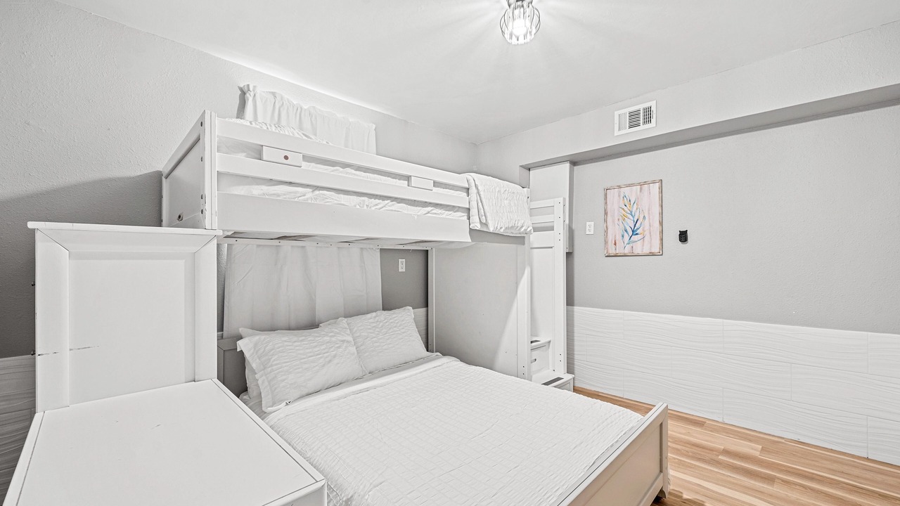 Photo of Bedroom in Temple Crest