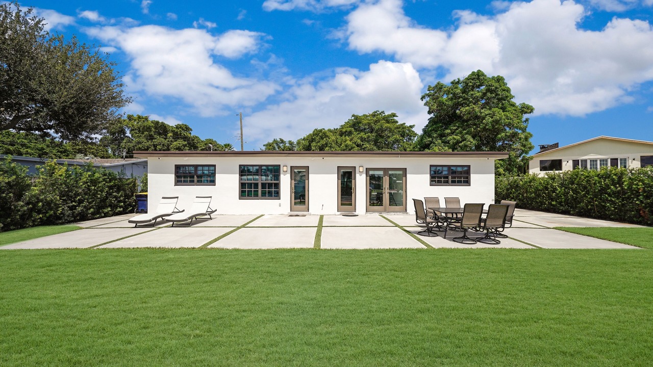 Photo of Outdoor in Melaleuca Gardens