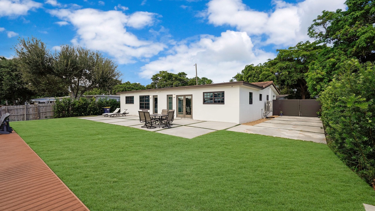 Photo of Outdoor in Melaleuca Gardens