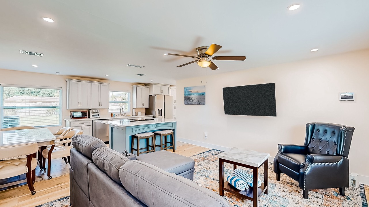 Photo of Livingroom in Sandalwood