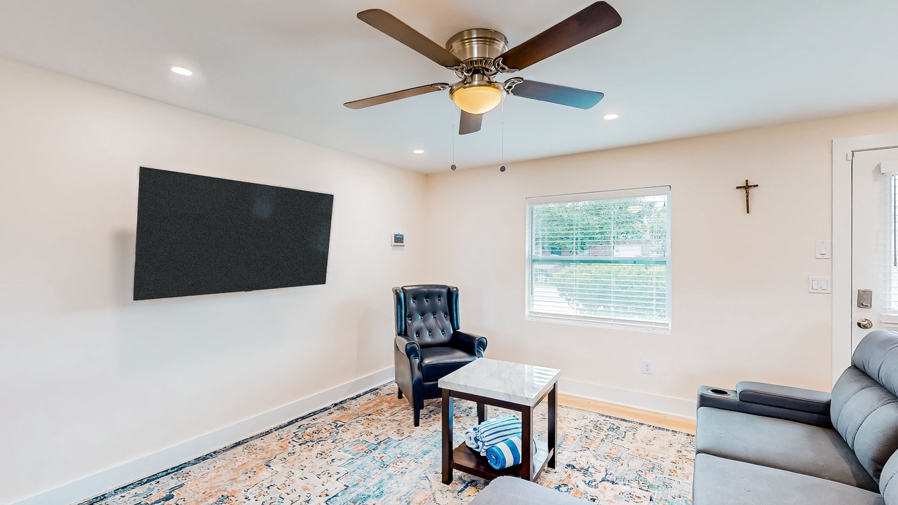 Photo of Livingroom in Sandalwood