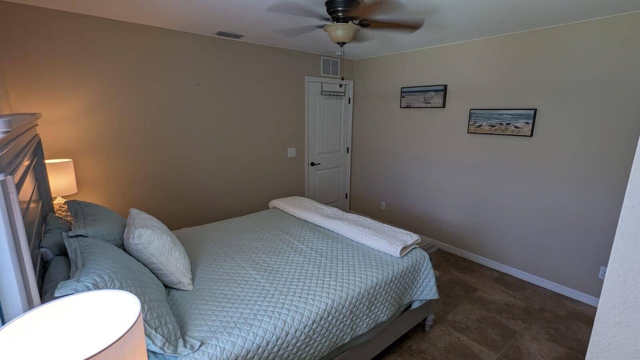 Photo of Bedroom in Englewood East