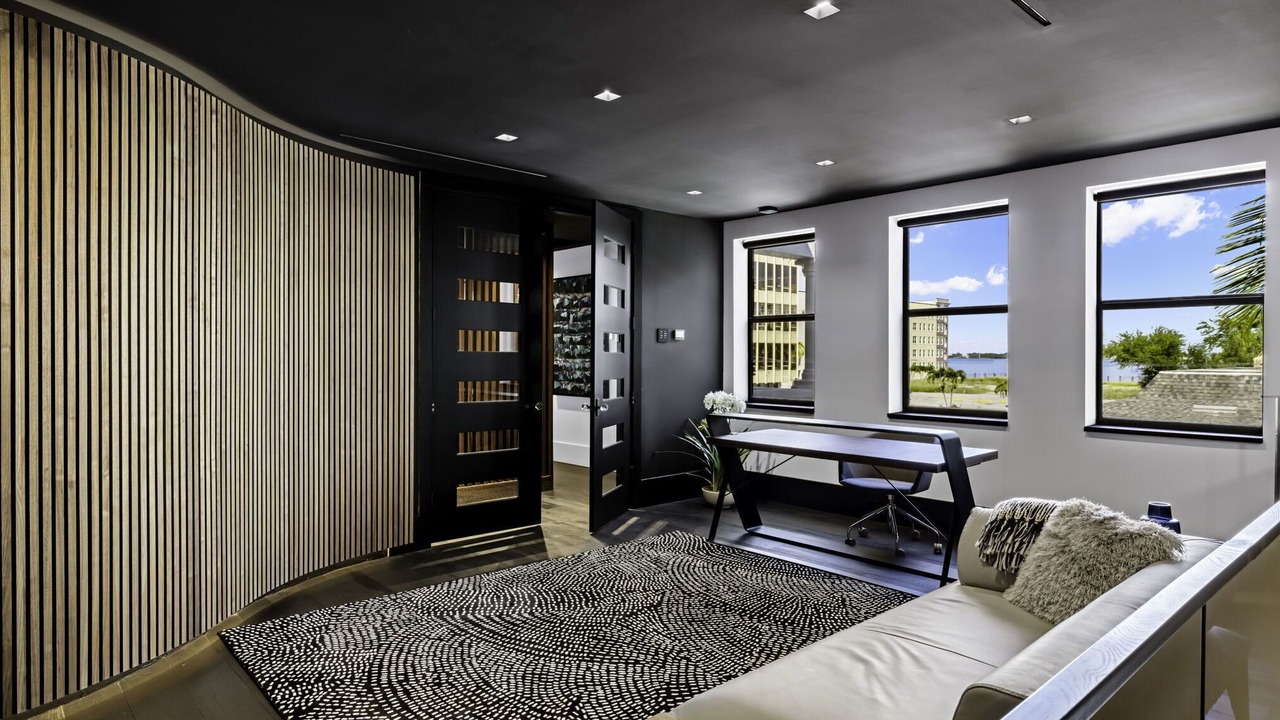 Photo of Livingroom in Fort Myers River District