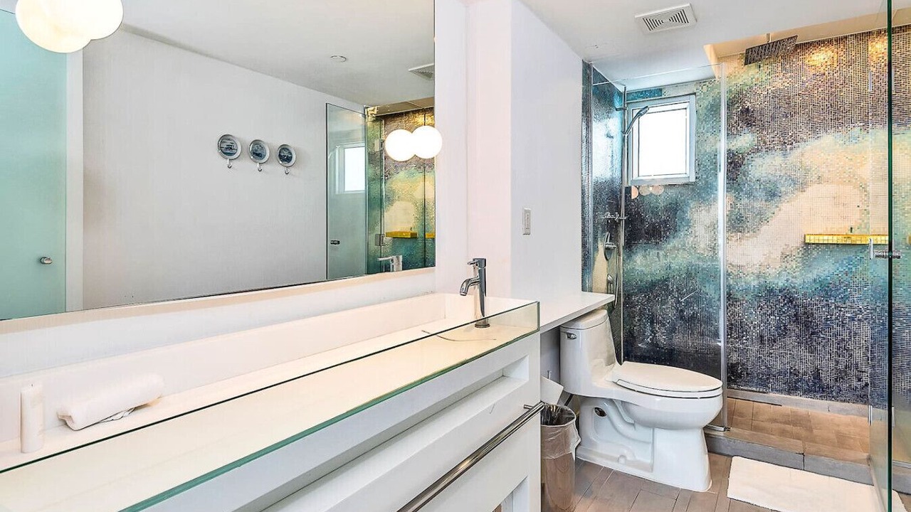 Photo of Bathroom in West Avenue