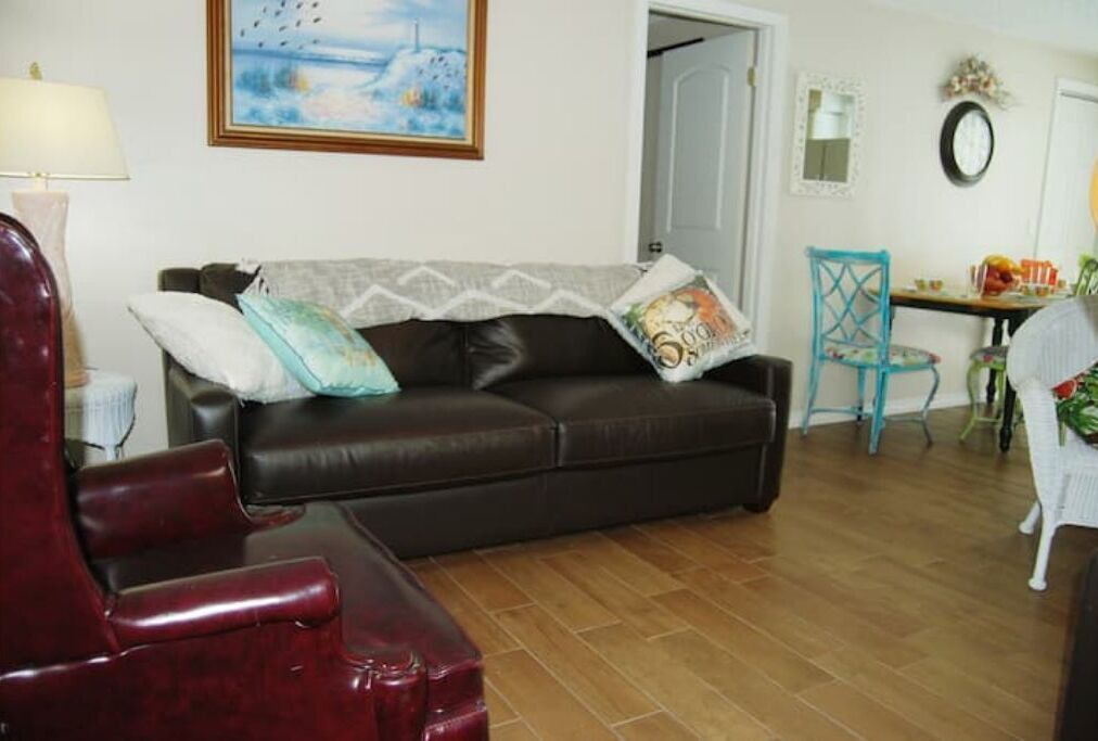 Photo of Livingroom in Bearss Plaza