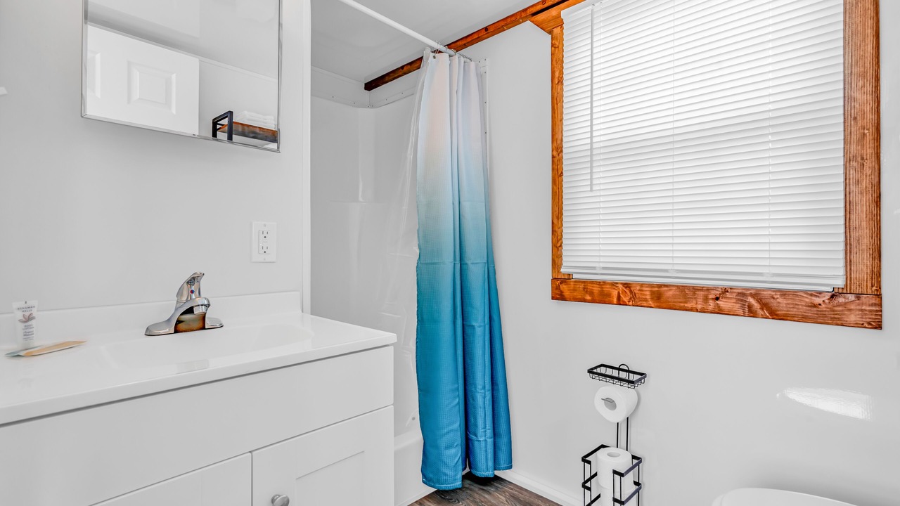 Photo of Bathroom in Marathon