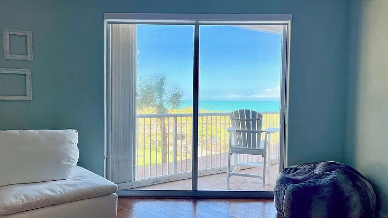 Photo of Livingroom in Fort Pierce Shores