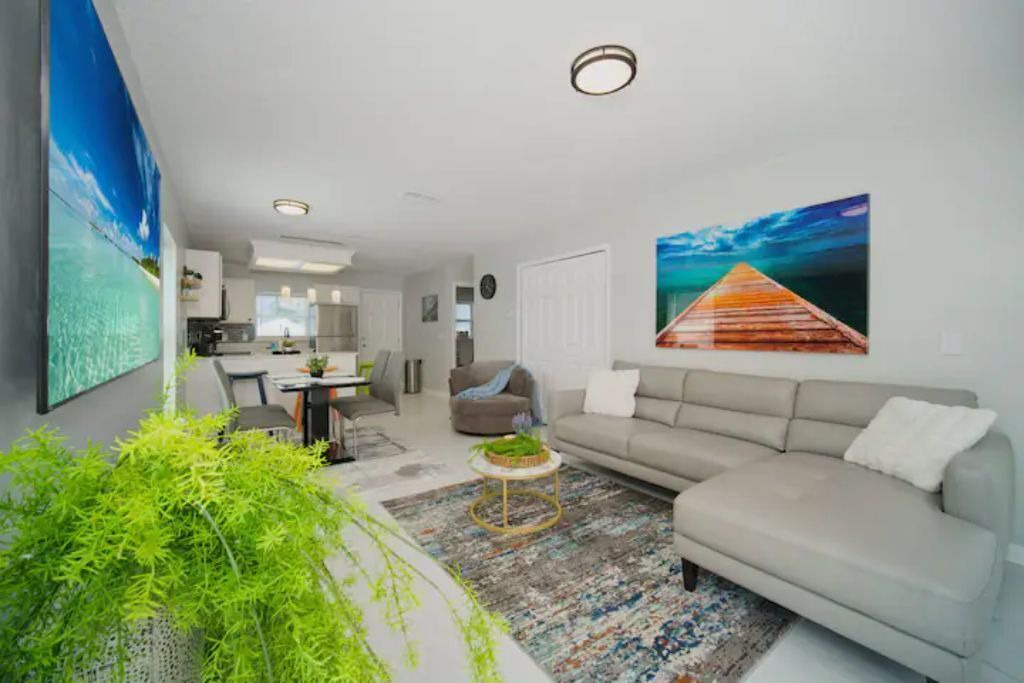 Photo of Livingroom in Jacksonville