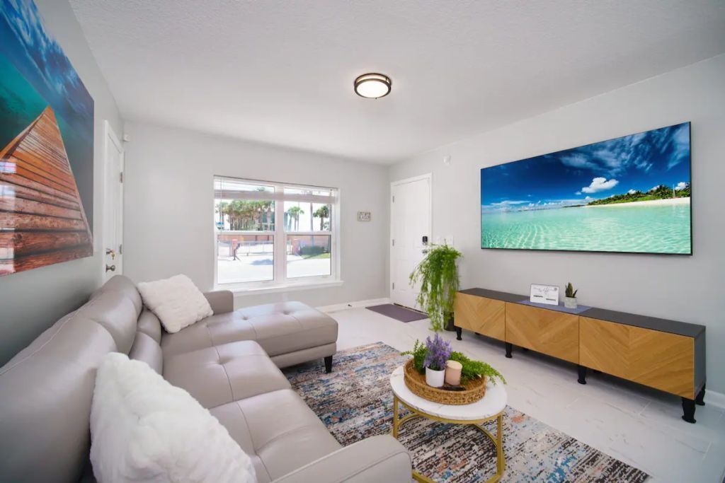 Photo of Livingroom in Jacksonville