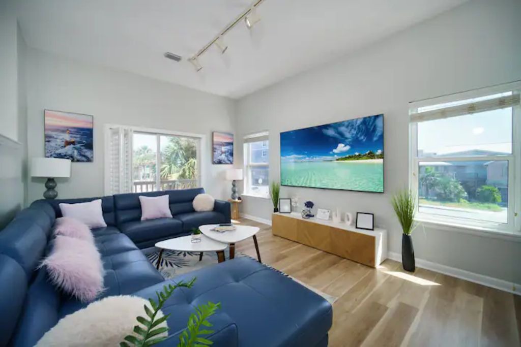Photo of Livingroom in Jacksonville