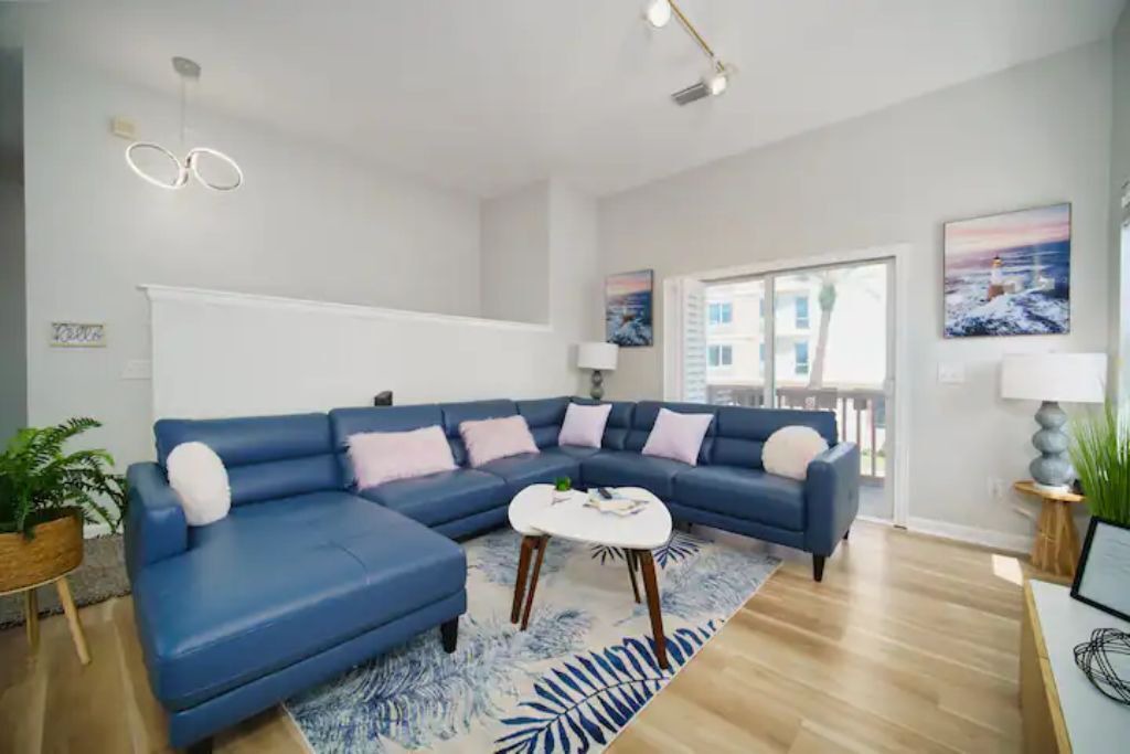Photo of Livingroom in Jacksonville