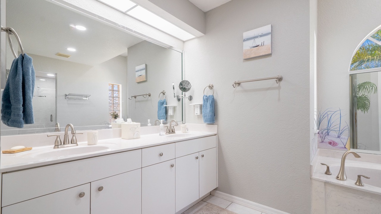 Photo of Bathroom in Burnt Store Isles