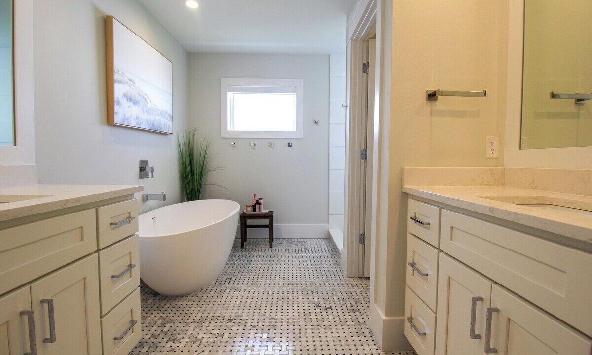Photo of Bathroom in Longbeach Village