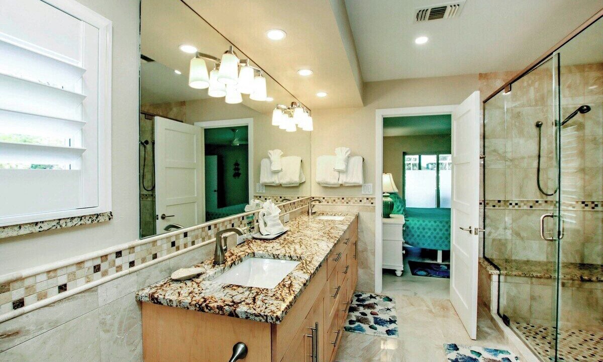 Photo of Bathroom in Beachview Country Club Estates