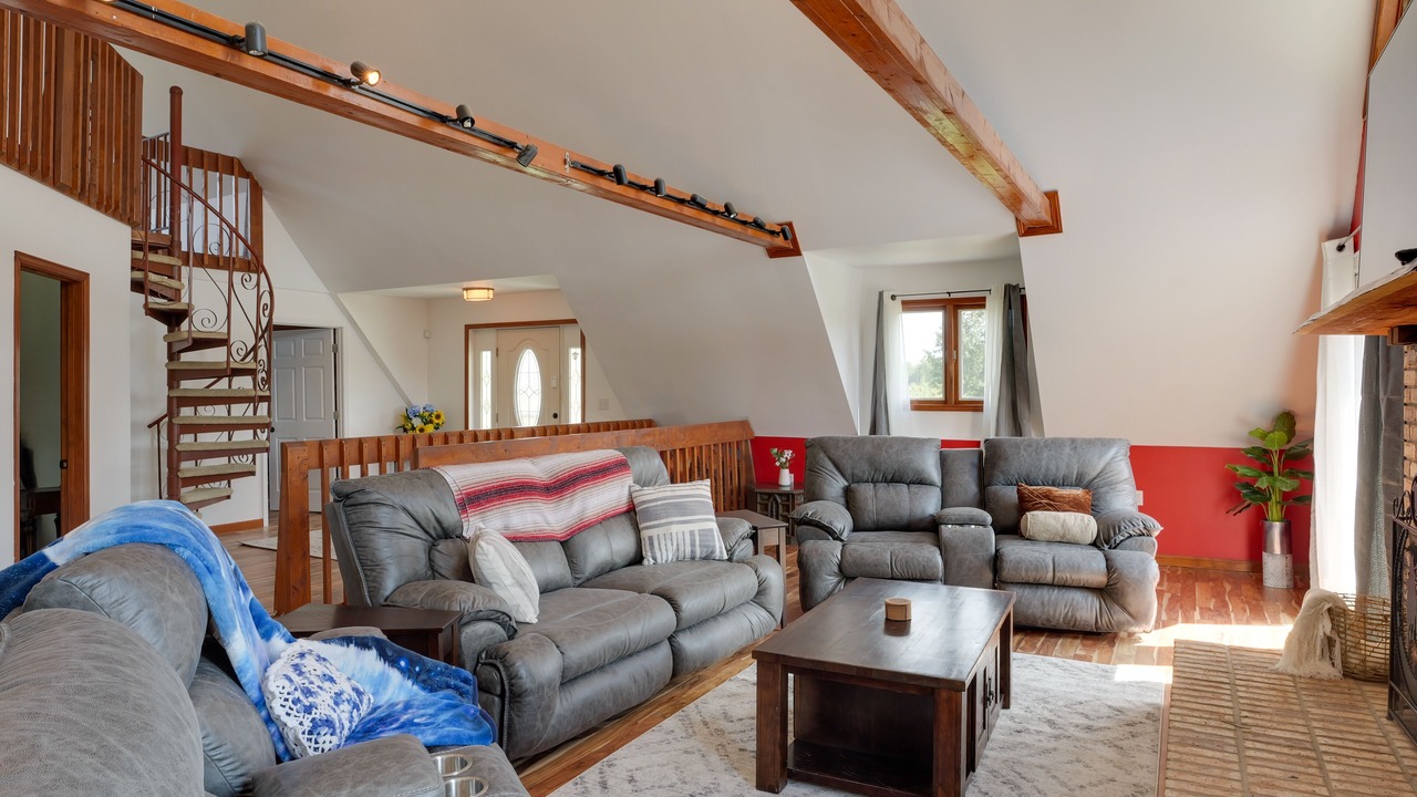 Photo of Livingroom in McMinnville