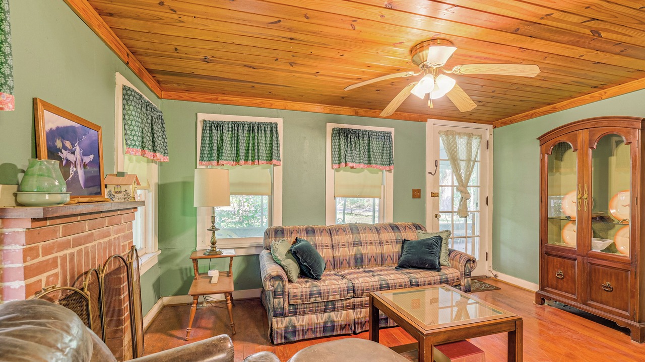 Photo of Bedroom in Floral City