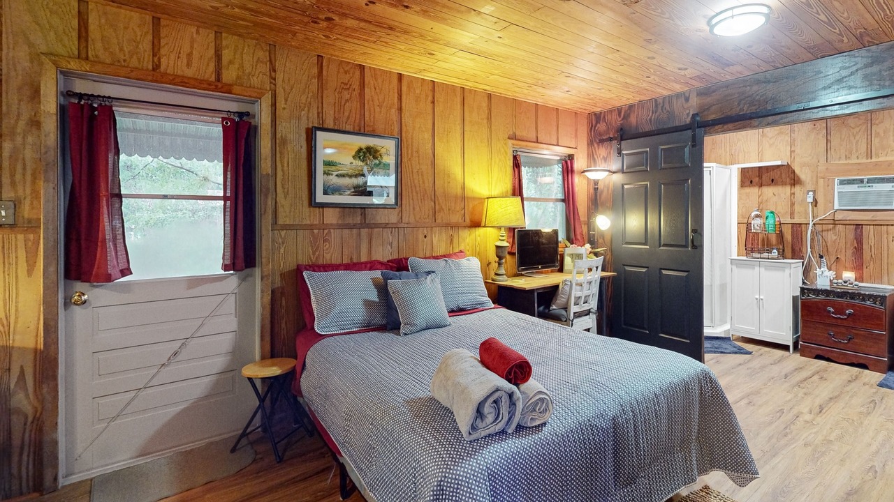 Photo of Bedroom in Bronson