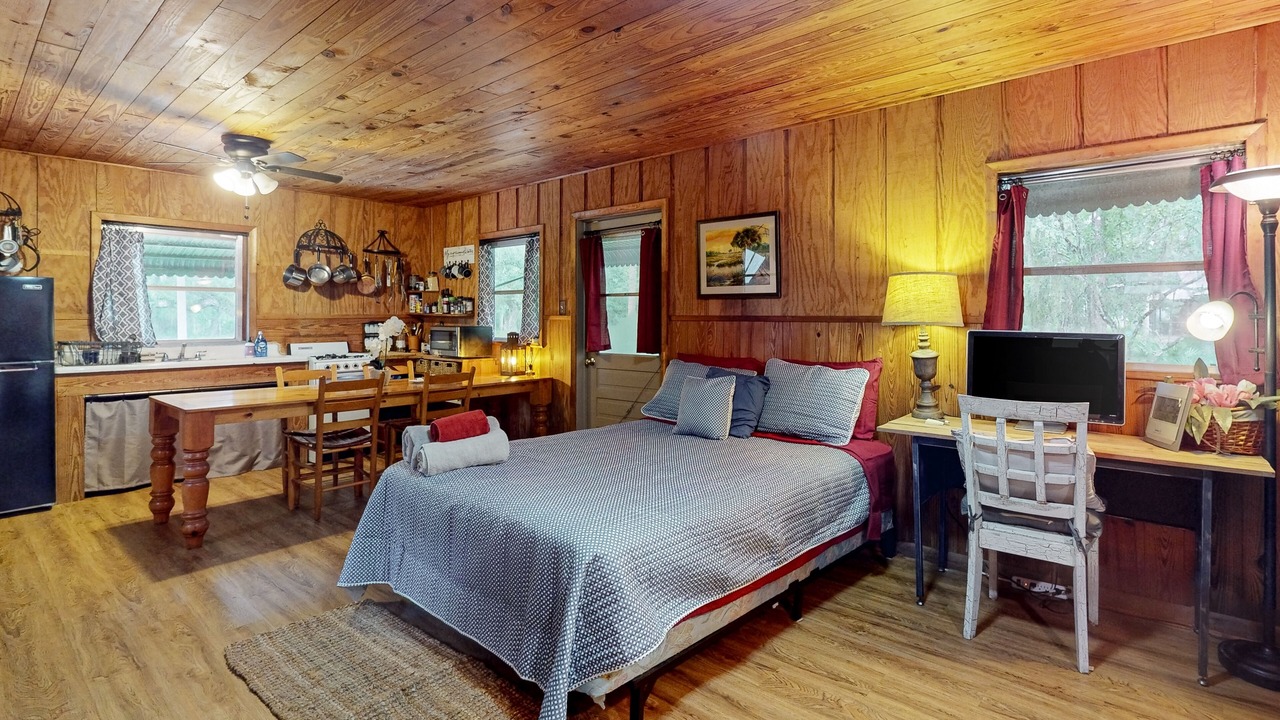 Photo of Bedroom in Bronson