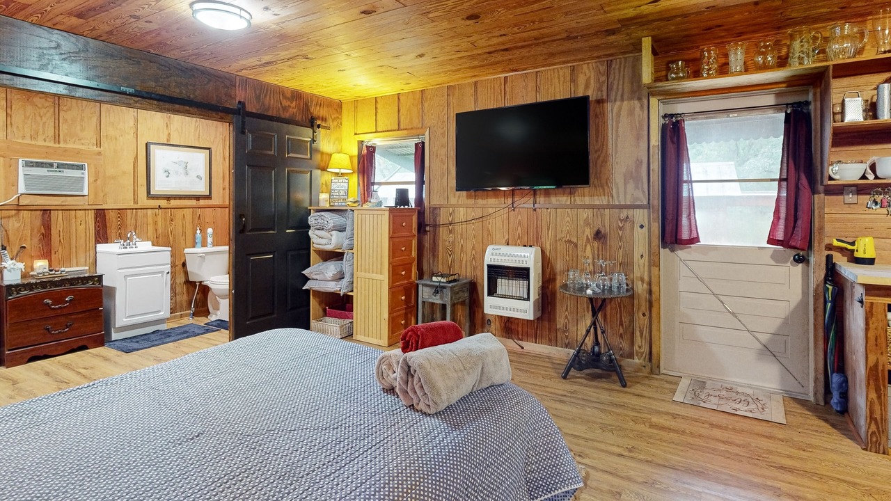 Photo of Bedroom in Bronson