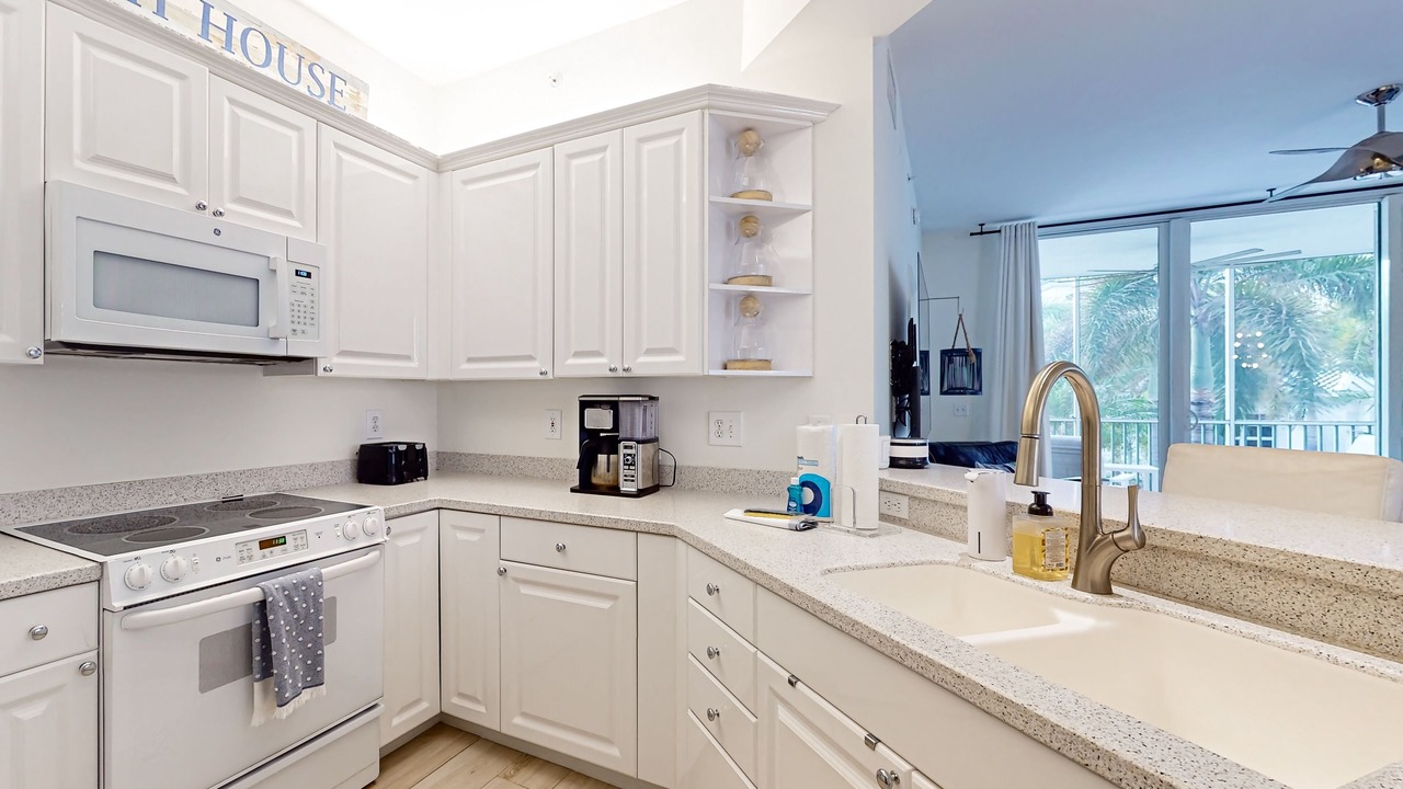Photo of Kitchen in Vanderbilt Beach
