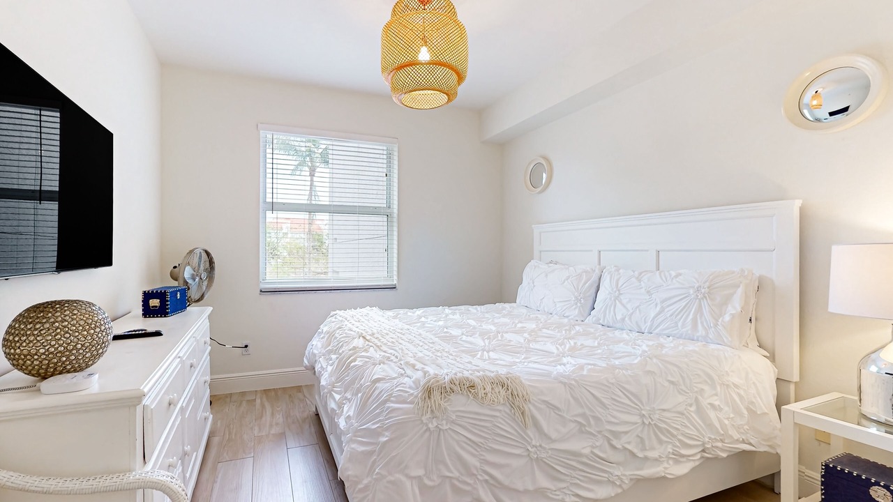 Photo of Bedroom in Vanderbilt Beach