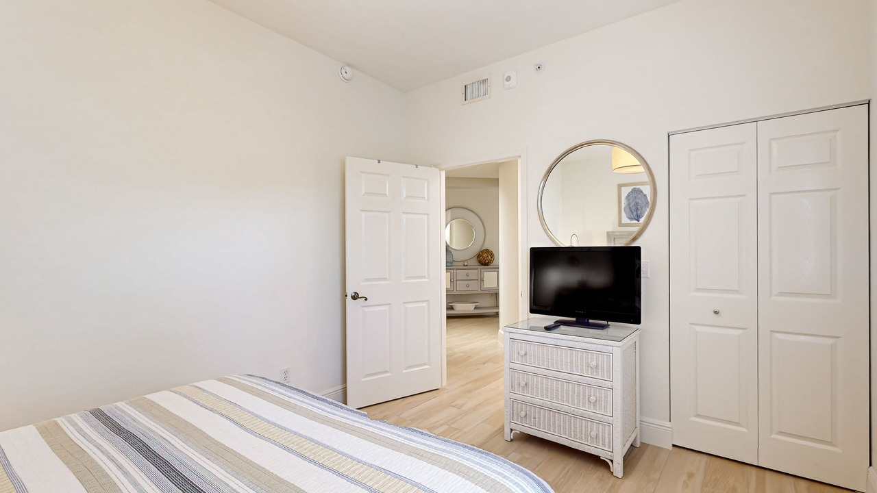 Photo of Bedroom in Vanderbilt Beach