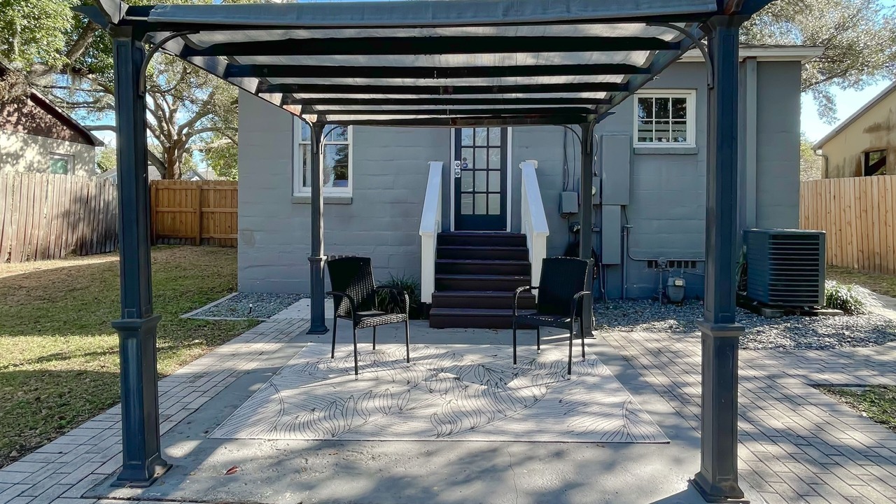 Photo of Patio Balcony in Dixieland