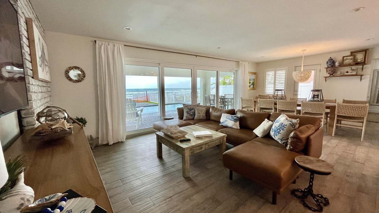 Photo of Livingroom in New Smyrna Beach